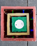 Presentes empilhados iluminados para o Natal